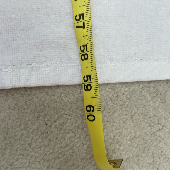 RARE- 🏖️ ❤️NWT- Taylor Swift 2012 Red Tour’ Beach / Pool Towel - - Picture 8 of 9